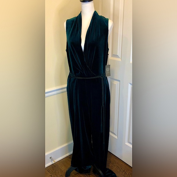 VINCE CAMUTO Emerald Green Crushed Velvet V-Neck Sleeveless Jumpsuit Sz 14 NWT - Picture 9 of 10